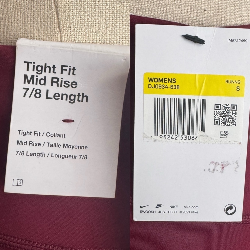 NWT Nike Tight Fit Mid Rise 7/8 Length Burgundy Berry Small - Picture 9 of 9